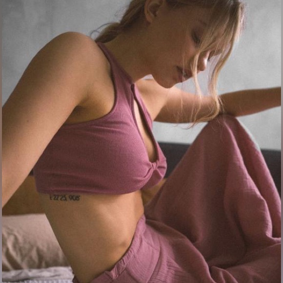 NWT Out From Under Cora Twist-Front Top in the color Rose - Picture 4 of 4